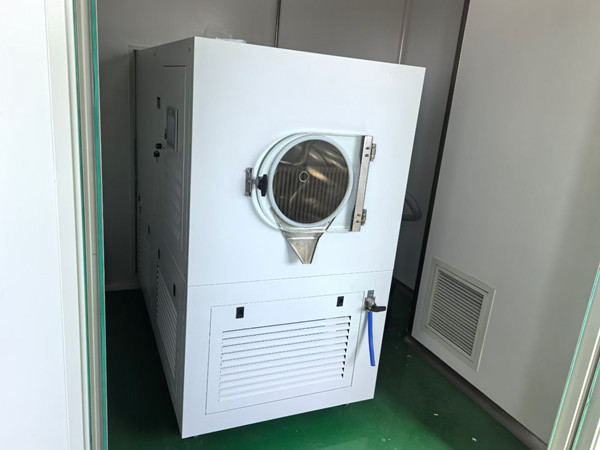 新芝1m²生产型冻干机(穿墙型)设备现场实拍图2